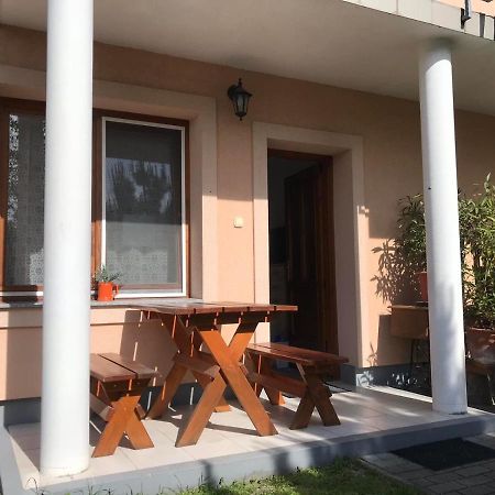 קסזטלי Villa Monika מראה חיצוני תמונה